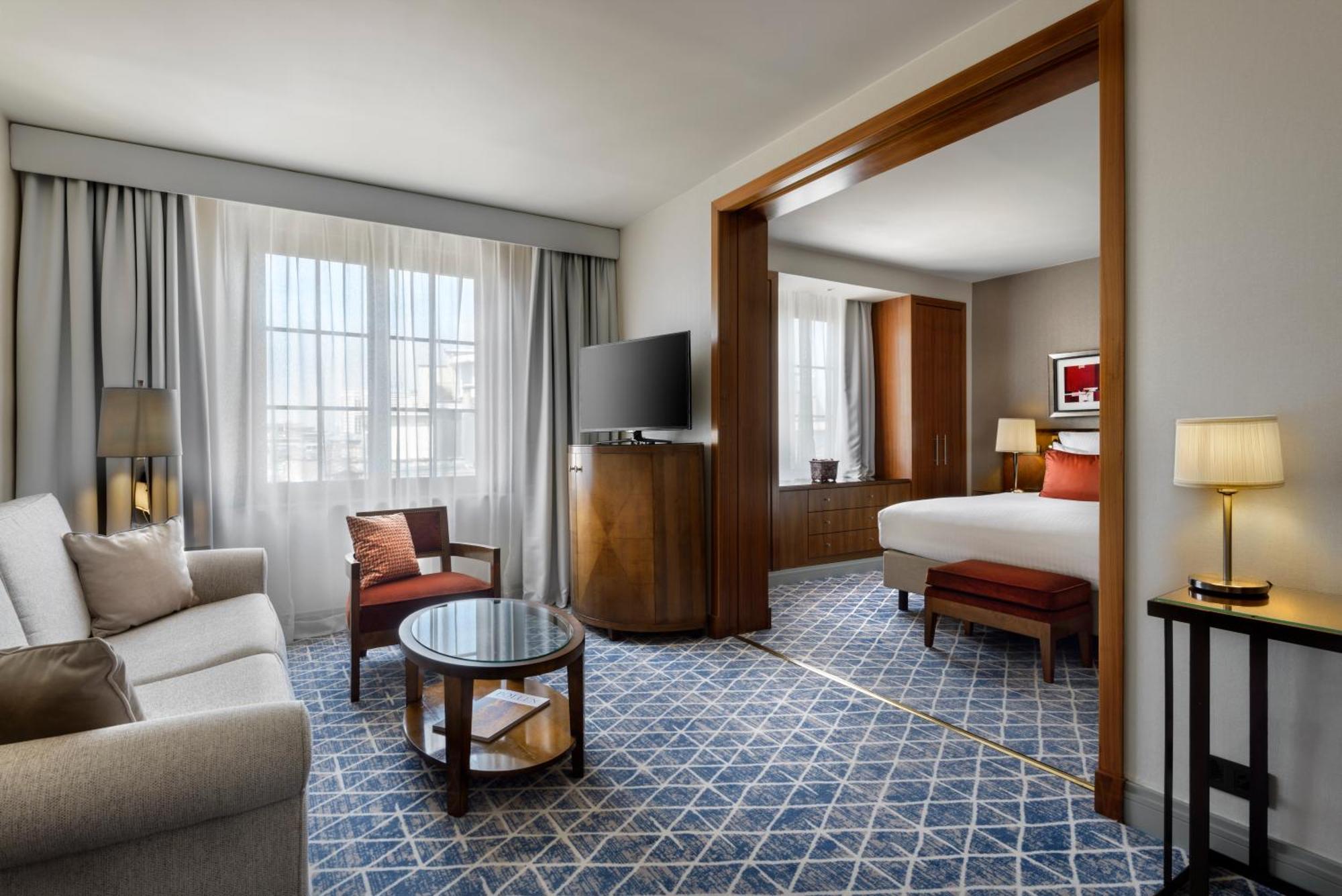 Warwick Suite