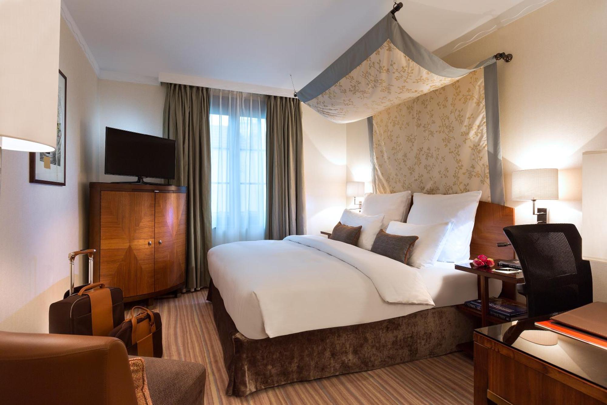 Chambre Lit Queen-Size Premium